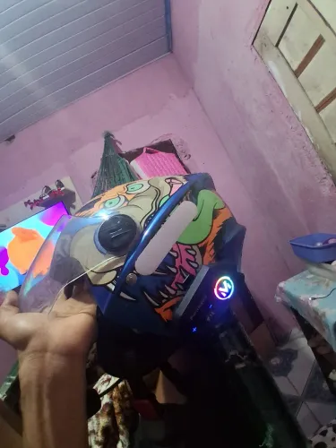Vendo esse capítulo aberto+ intercomunicador
