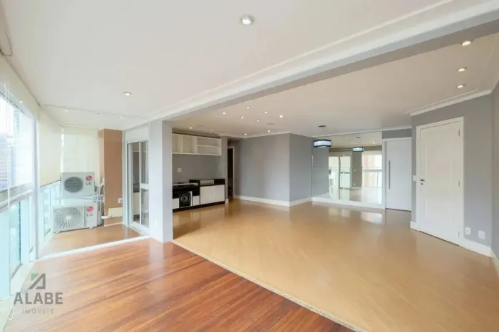 Apartamento à Venda na Vila Olimpia com 125m² e 3 Suítes.