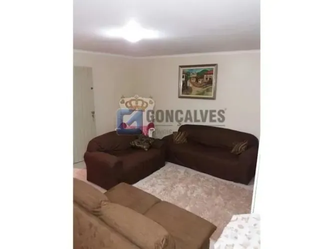 Sobrado de 4 suítes com piscina, quintal e 5 vagas em Vila Dayse (SBC)