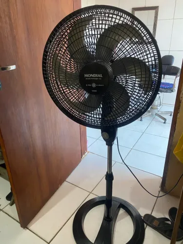 Ventilador de coluna Mondial