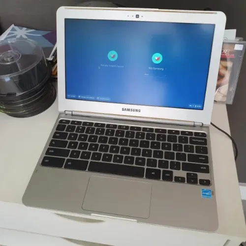 Notebook Samsung Chromebook Xe303c12 Silver 11.6 2gb De Ram (Usado)