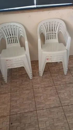 Mesas e cadeiras tudo por 400 pra ir embora hoje