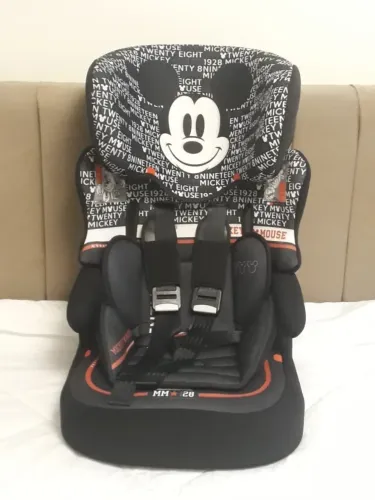 Cadeirinha infantil para automóvel