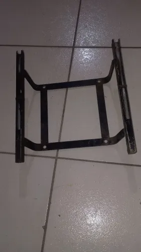 VENDO SUPORTE PARA BAU SO SERVE PARA FAZER 250