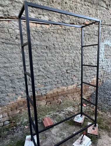 Estante de metalon