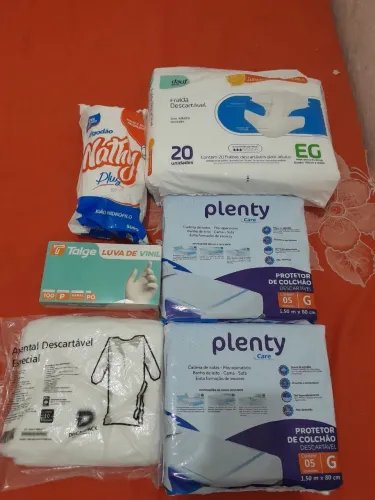 Kit Cuidados Geriatria / Hospitalar - Fraldas EG + Protetores + Luvas + Algodão + Aventais