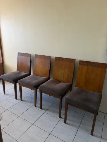 Cadeiras de madeira para mesa de jantar
