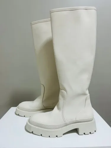 Vendo bota ZARA NOVA