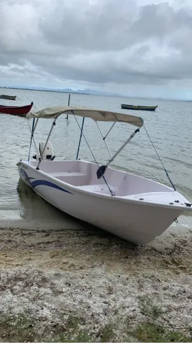 Barco de fibra