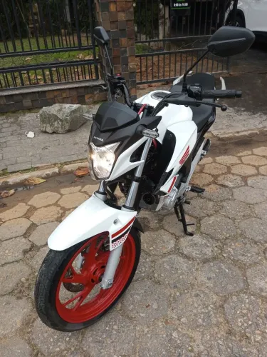 Honda CB 250f Twister