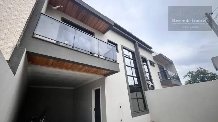 Sobrado em condomínio- 3 quartos sendo 1 suíte mais terraço 2 vagas à venda- Capão Raso -