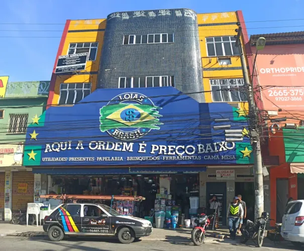 Salas comercias no Centro de Queimados