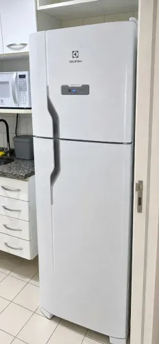 Geladeira Electrolux DFN41, 371 litros - Menos de 2 anos de uso