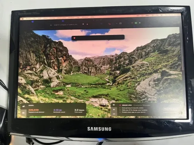 Monitor Samsung 733NW 17" (sem base) ? tela amarelada na parte superior