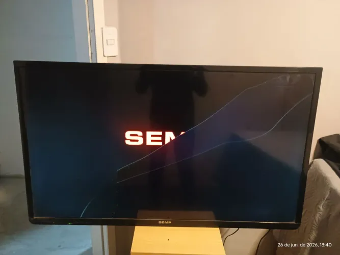 Tv com tela quebrada