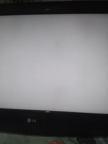 Tv 32 lg com som mais dando tela branca.