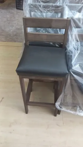 Banco estofado alto