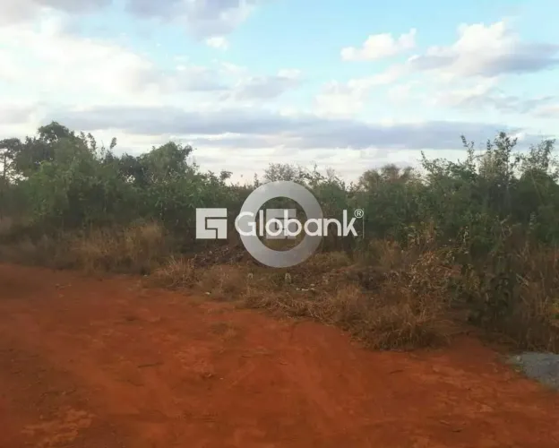 Terreno/Lote em Montes Claros, no bairro Lagoinha, à venda.