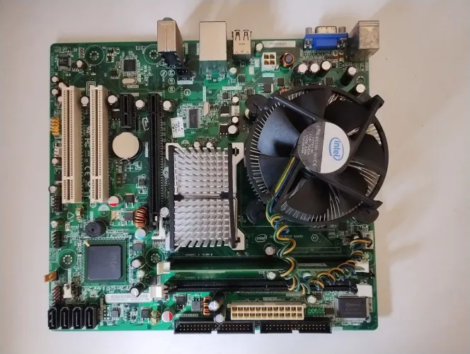 Kit Placa Mãe Intel DG31PR + Processador Intel Core 2 Duo E6750 2.66 GHz + 2 Gb Ram DDR2
