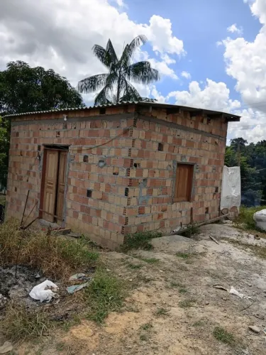 Vendo duas casas em Presidente figueiredo