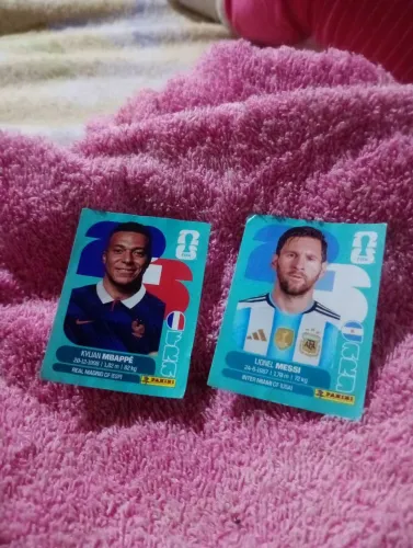 Vendo Figurinhas Messi, MBAPPÉ.