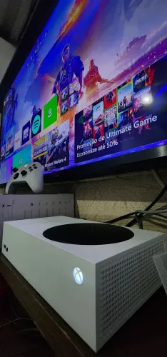 Xbox sereis S na caixa com todos acessórios 