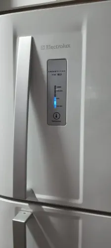 Geladeira Eletrolux, gelando muito bem. Anúncio hoje para sair hoje mesmo