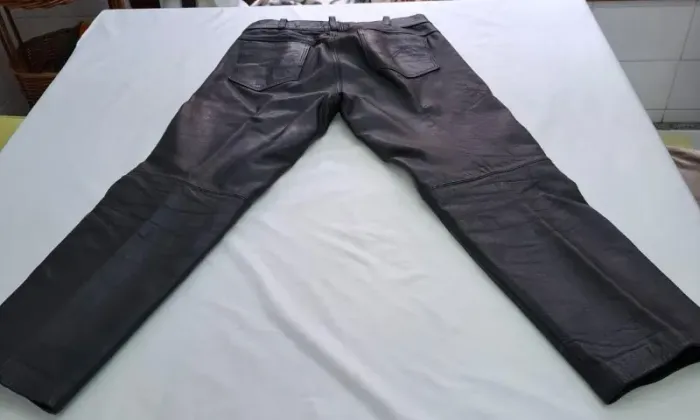 Calça Preta Couro Motociclista G Usada