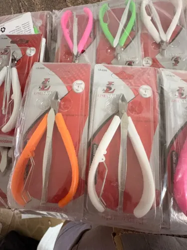 Lote com 240 Alicates de Pinça Coloridos - Novos
