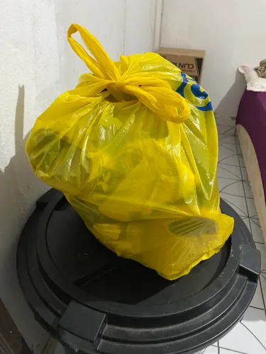 sacola de roupas nova