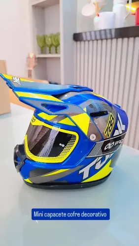 Mini capacete cofre decorativo para presente 