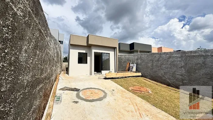 Casas a venda em Igarapé Mg com 3 quartos bairro Atenas
