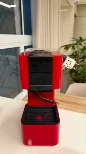 Cafeteira TRES 3 Corações Vermelha - Sistema Caffitaly