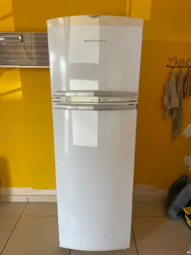 Geladeira Brastemp 370 litros FrostFree 