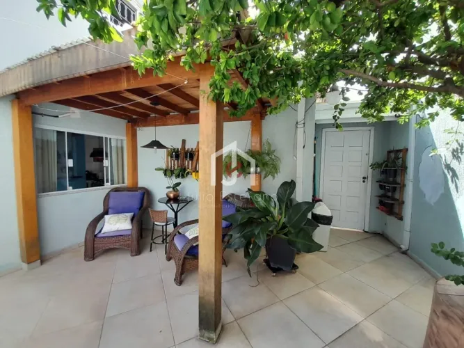 Casa com 4 dormitórios sendo 1 suíte no bairro Campo Alegre em Pindamonhangaba.