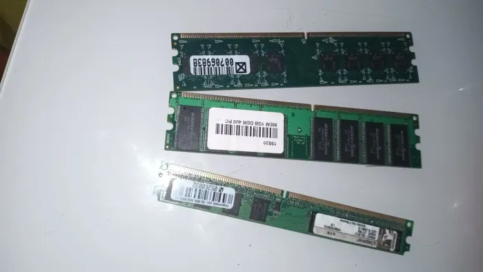 Memória 1GB