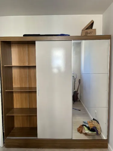 Vendo Guarda roupa de casal