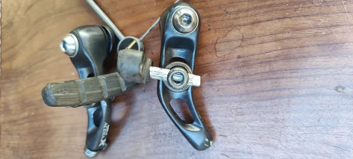 Freio cantilever Shimano Acera 