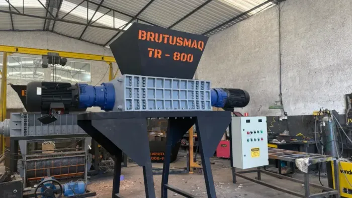  Triturador Industrial Shredder com 2 Motores de 30 CV