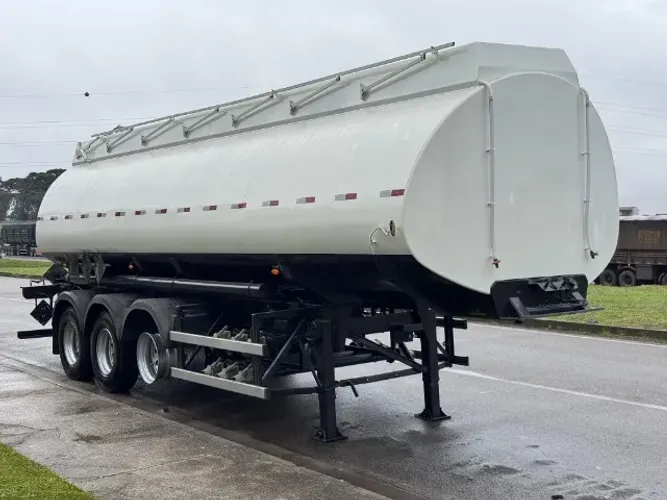 Carreta tanque Aço Carbono 2015 25 LT 6 Compartimento Sem Pneus Tanque para cavalo toco.
