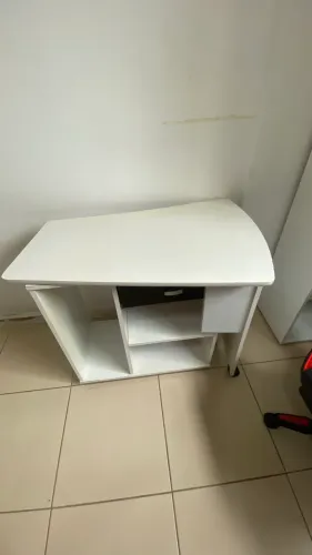 Escrivaninha /mesa para computador 