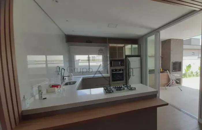 Casa térrea Condominiio Vivva Residencial Club Jacarei com 3 dormitórios 1 suítecom 162m2