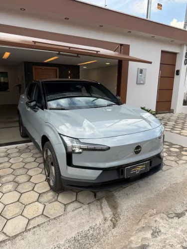 Volvo EX30 E60 Plus (elétrico) 2024