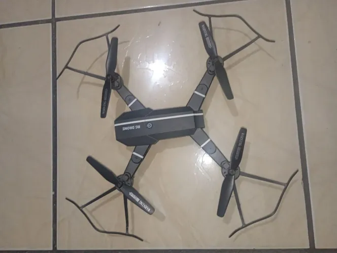 Vendo drone, câmera não funciona, ou troco por carrinho de bebê, bebê conforto