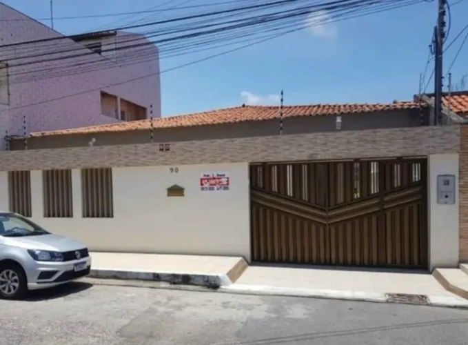 Casa na Cidade Operária-G