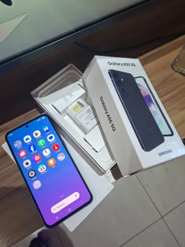 Vendo ou troco Samsung a55 5g 128 gb 8 de ram completo 