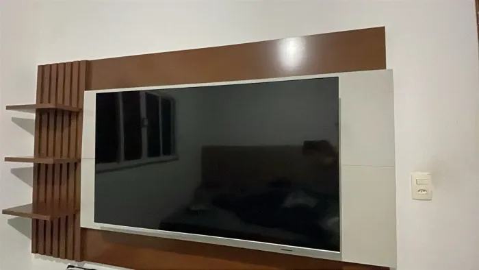 Painel de TV Bom Pastor até 65?