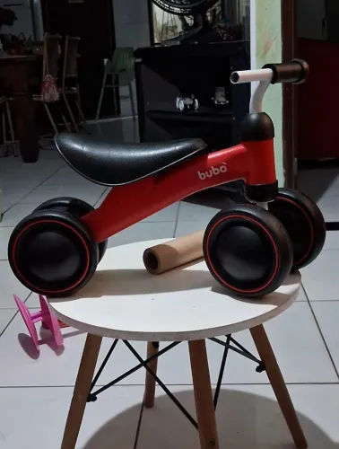 Bicicleta de equilíbrio buba