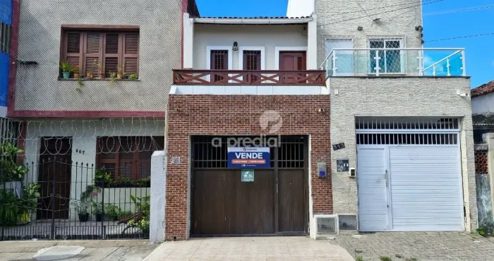 Venda de Casas / Padrão na cidade de Fortaleza