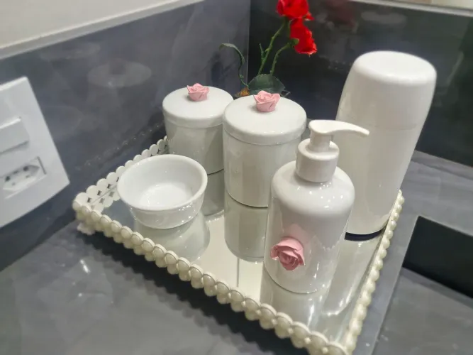 Kit Higiene Porcelanas Bebê Menina Bandeja Térmica Banho